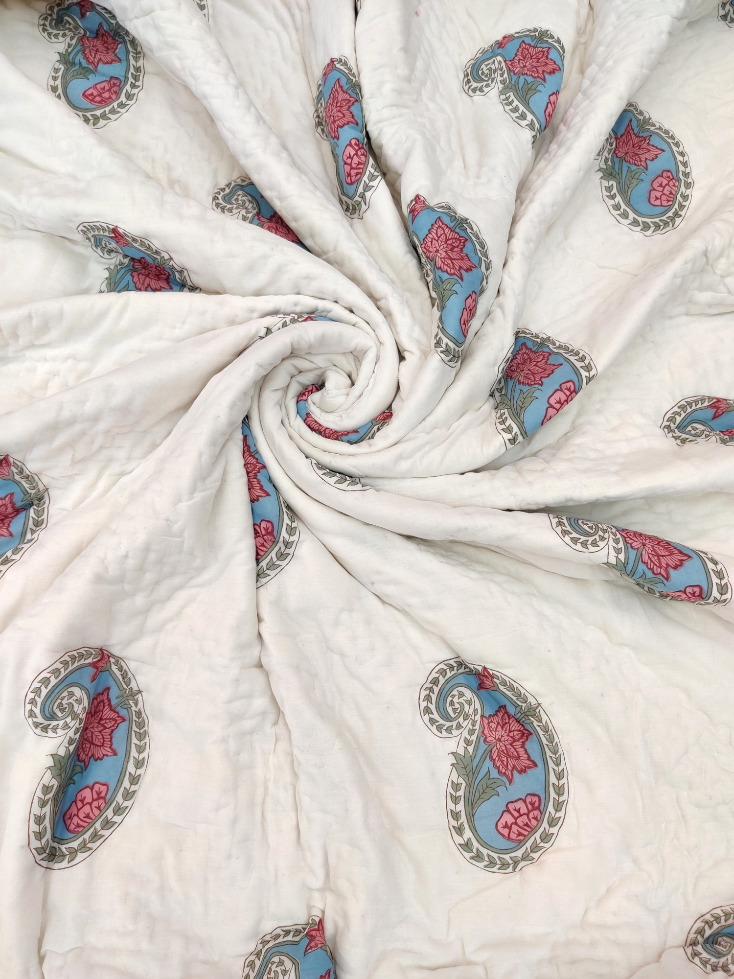 Hand Block Print Mulmul Quilt - Peach Kerry Soft Jaipuri Razai Double