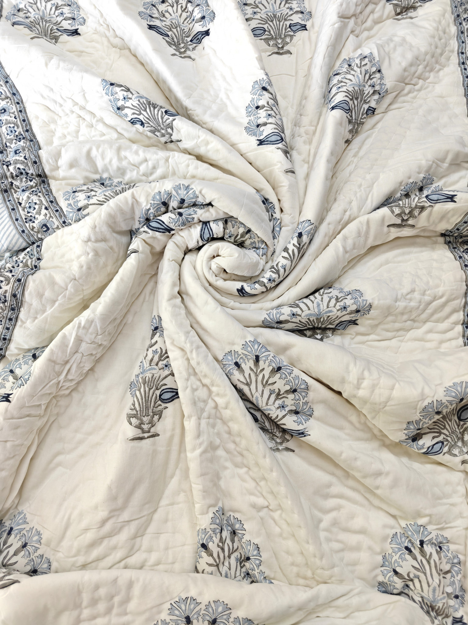 Hand Block Print Mulmul Quilt - Earthen Grace Soft Jaipuri Razai Double