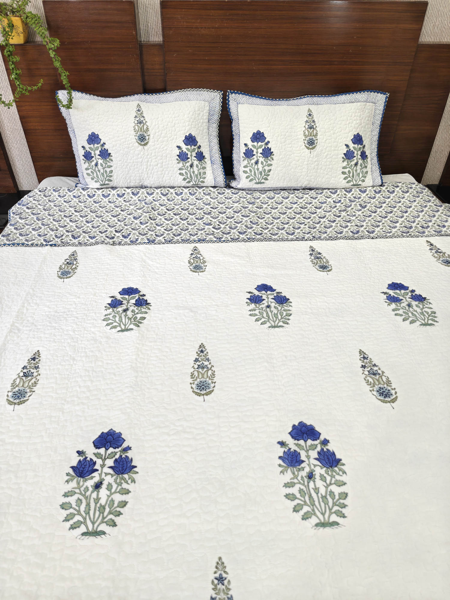Handblock Reversible Cotton Bedspread | Jaipuri Print | Blue Double Motif Bedcover