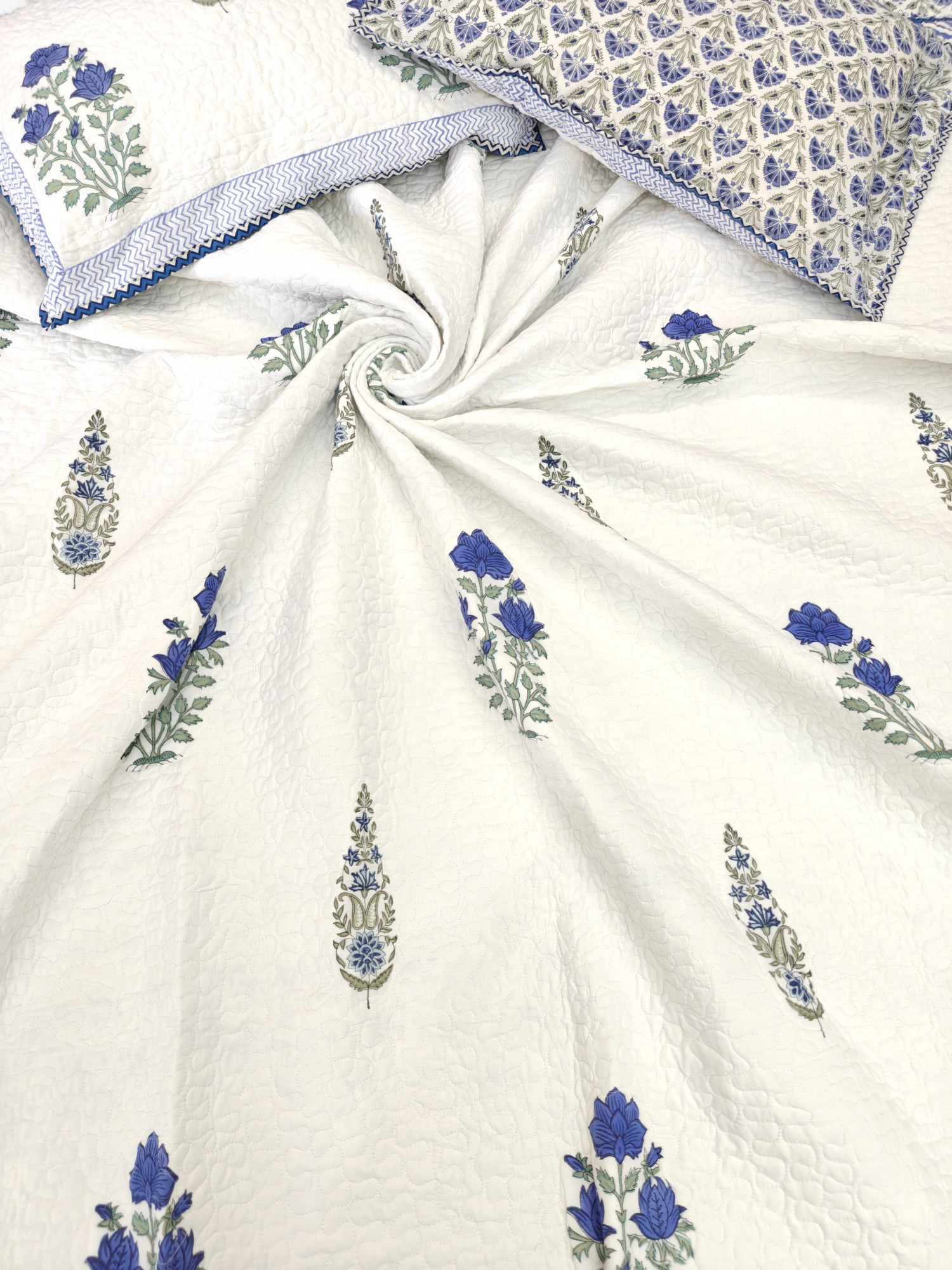 Handblock Reversible Cotton Bedspread | Jaipuri Print | Blue Double Motif Bedcover