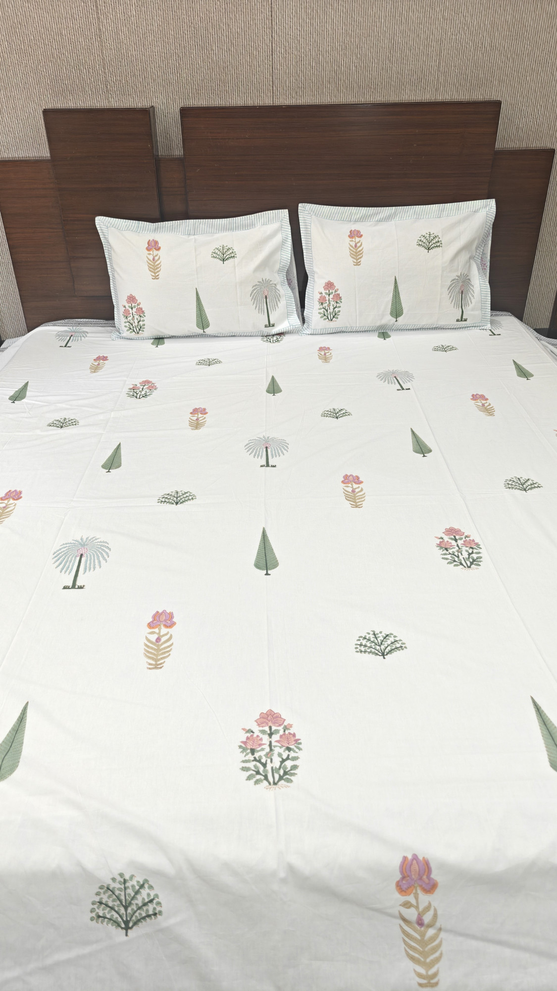 Handblock King Size Jaipuri Bedsheet | Cotton | Aangan Premium Bedsheet