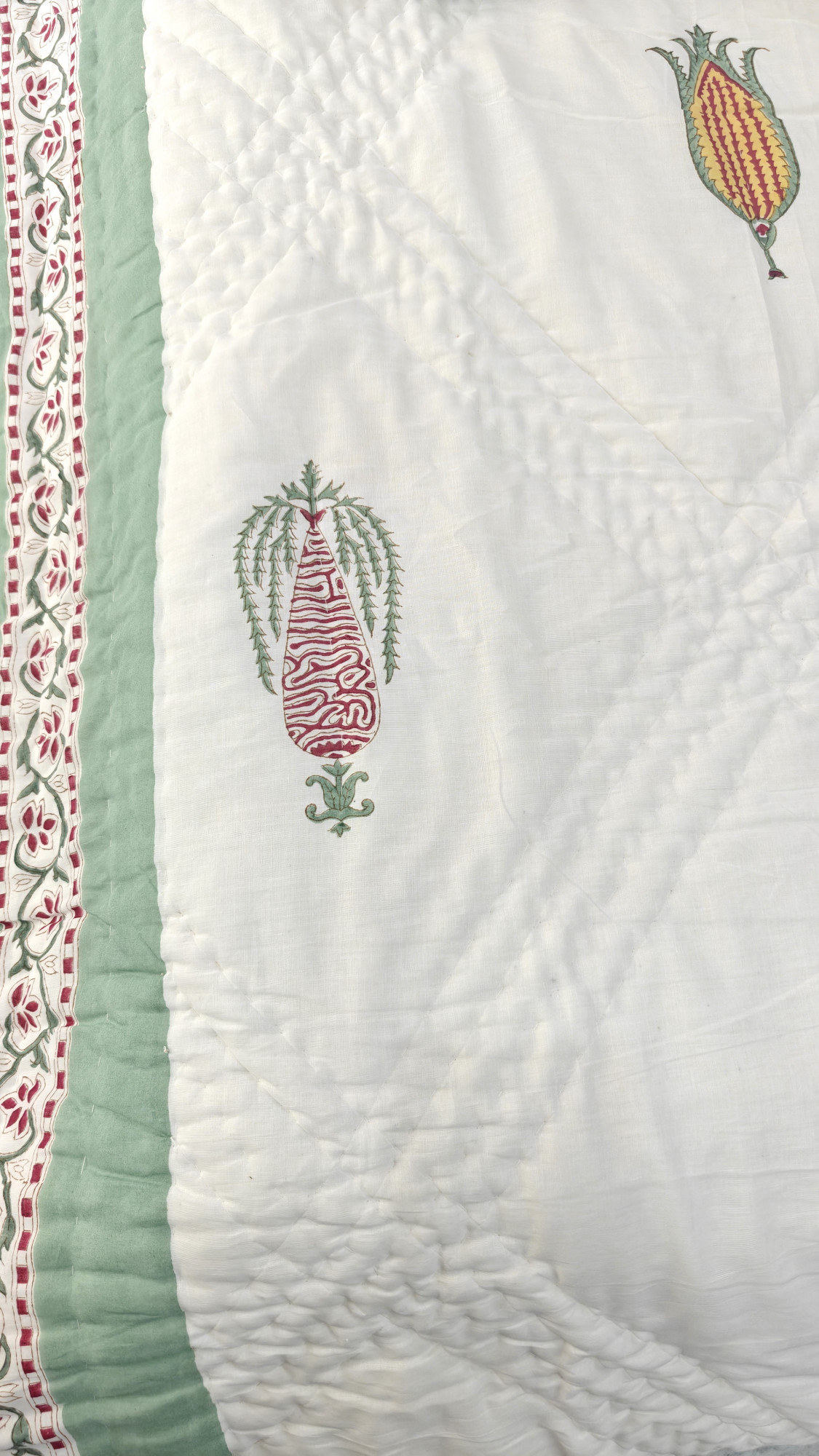 Handblock Soft Mulmul Double Jaipuri Razai | Saffron Garden Quilt
