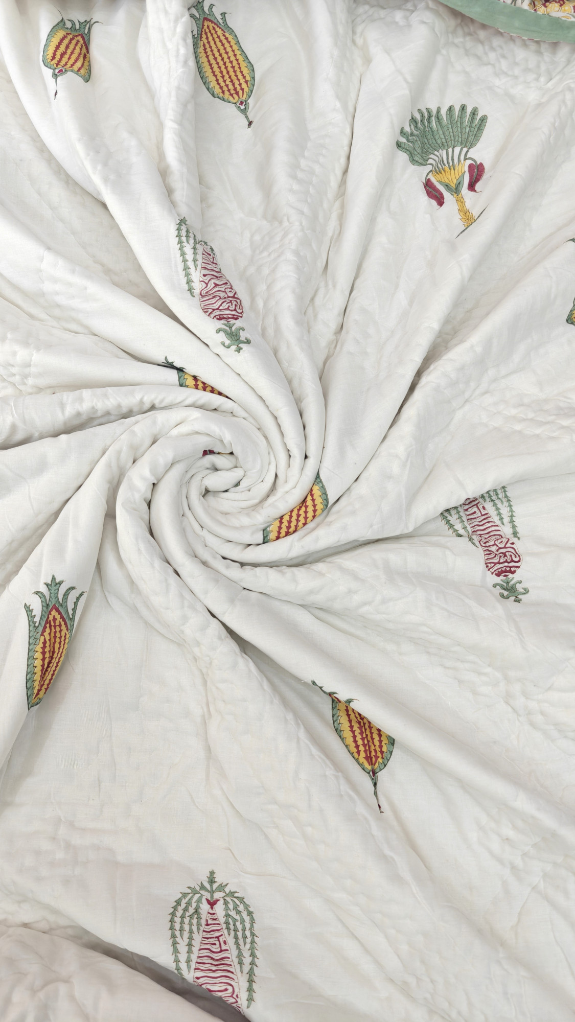 Handblock Soft Mulmul Double Jaipuri Razai | Saffron Garden Quilt