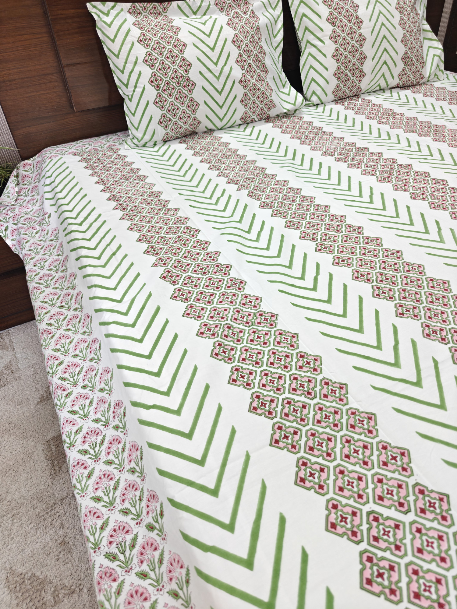 Jaipuri Block Print Bedsheet - Red Lehar-e-Bela Hand Block Print Cotton King Size