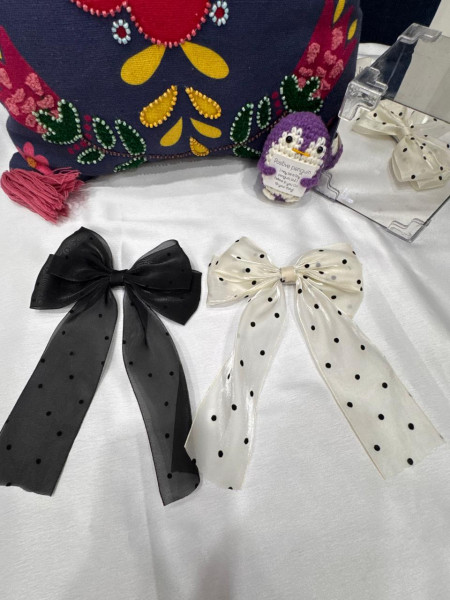 POLKA DOT BACK PIN