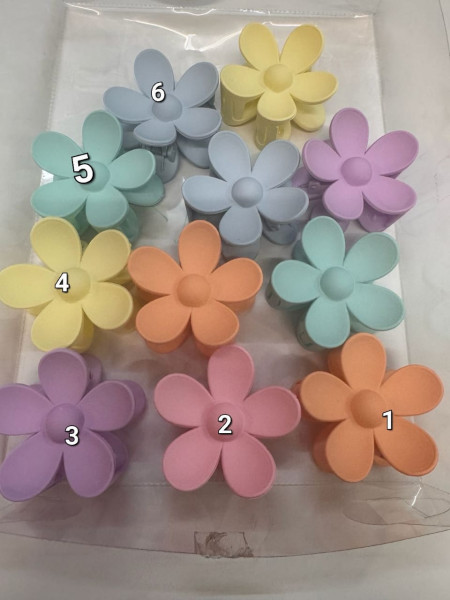 FLOWER CLUTCHER