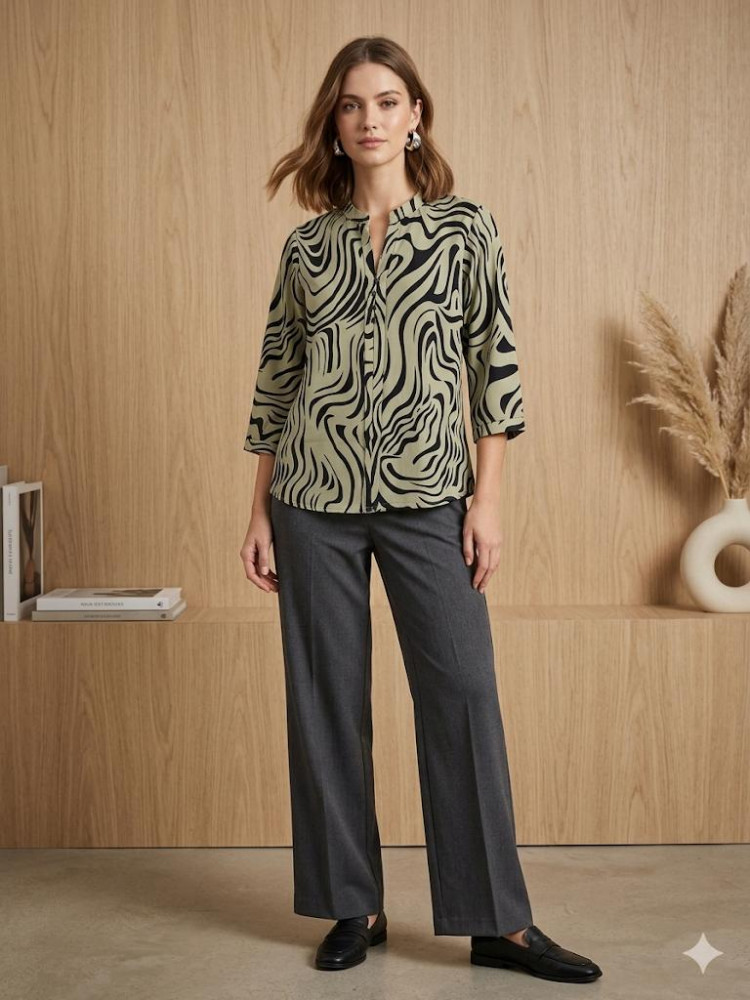 Image of SAGE GREEN &amp; BLACK COLOR TOP