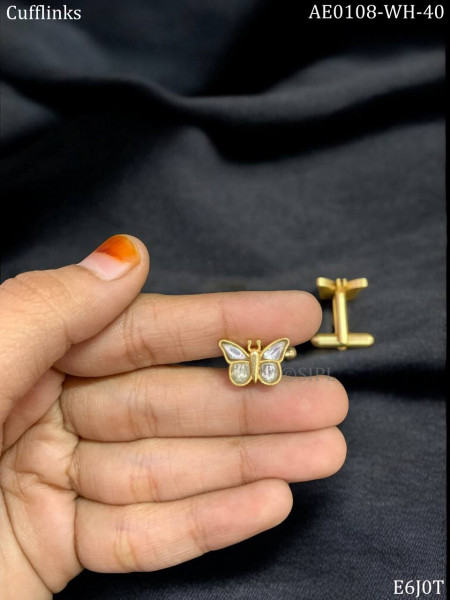Traditional cufflinks for occasionally