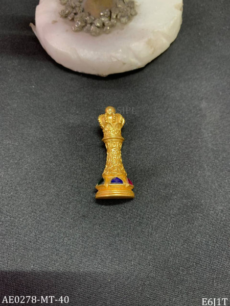Chess pieces brooch