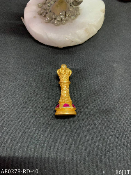 Chess pieces brooch