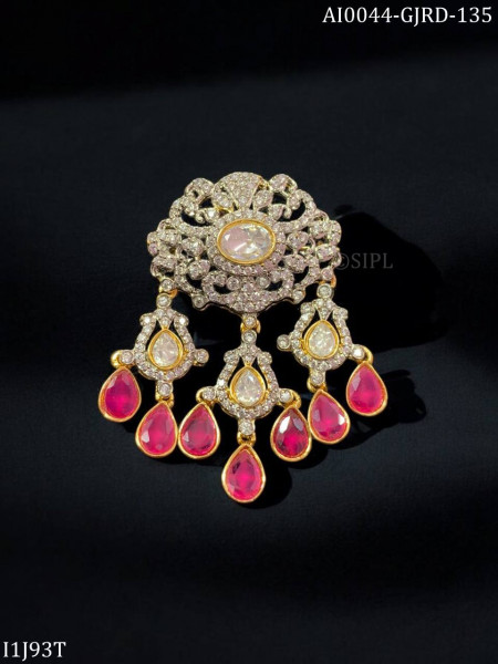 Rich Look Stylish Modern Brooch