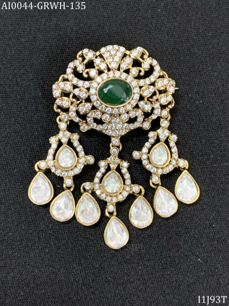 Rich Look Stylish Modern Brooch