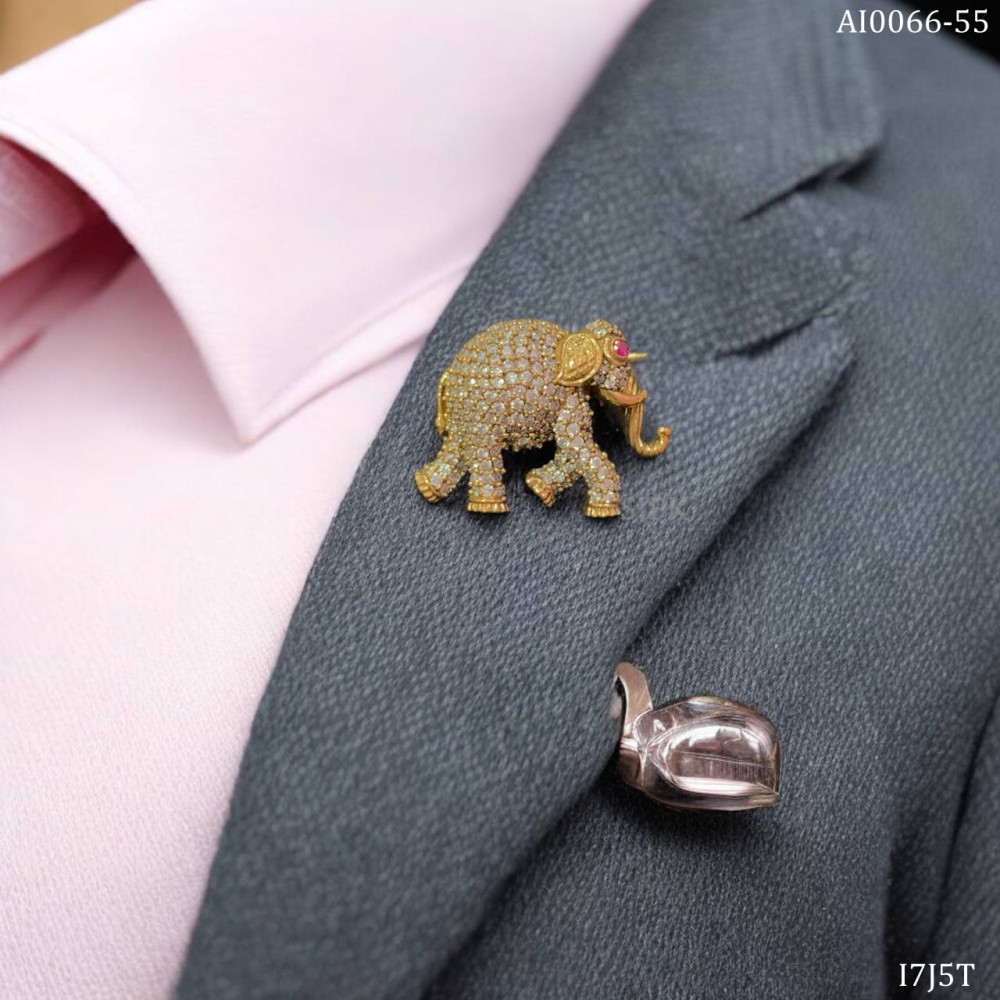 Image of Small elephant beautiful brooch