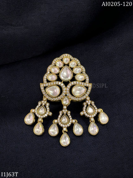 Beautiful moissanite brooch for wedding