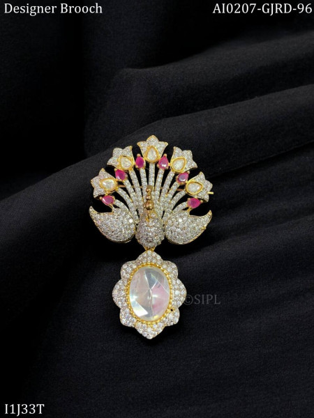 Dancing stylish peacock brooch