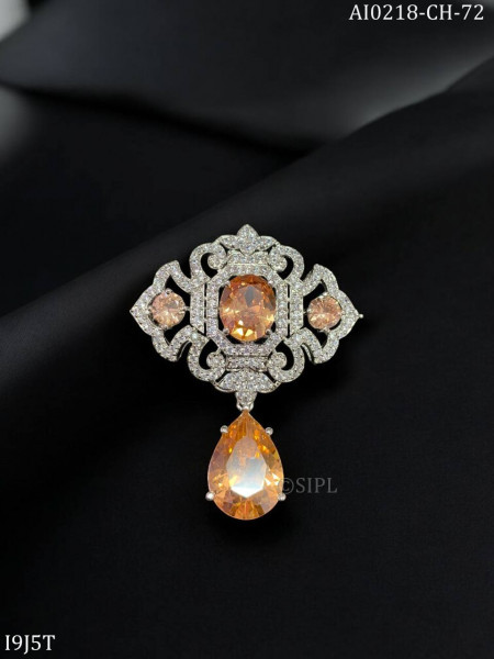 Stylish luxury Brooch