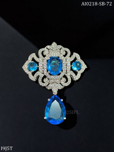 Stylish luxury Brooch