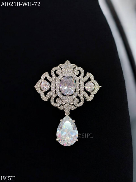 Stylish luxury Brooch