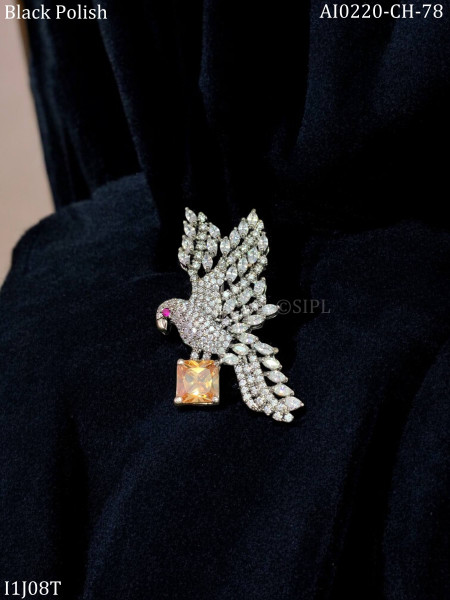 Beautiful pigeon brooch