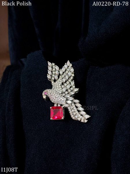 Beautiful pigeon brooch