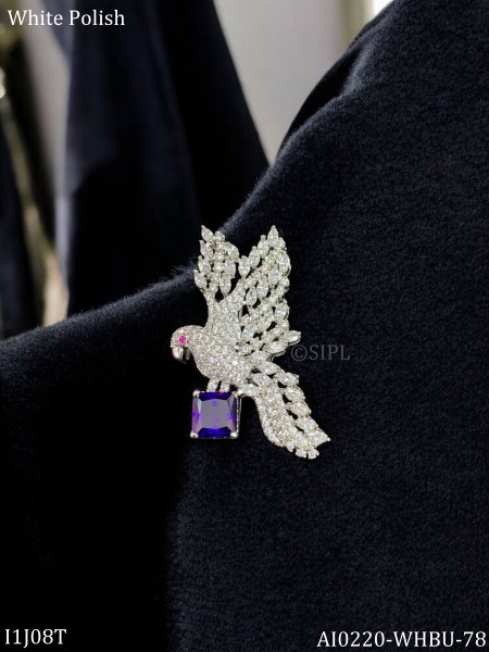 Beautiful pigeon brooch