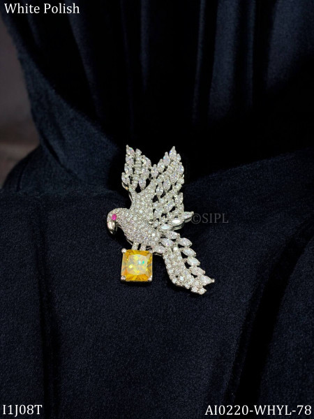 Beautiful pigeon brooch