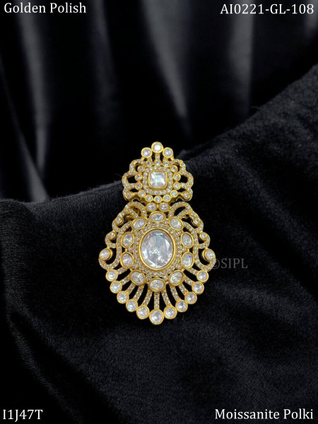 Beautiful moissanite brooch for wedding