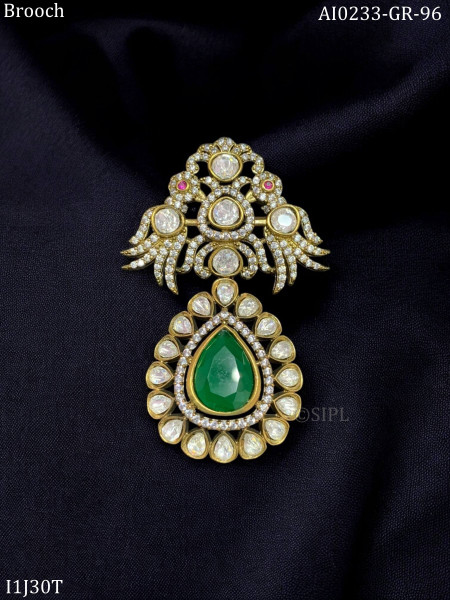 Stylish moissanite brooch for wedding