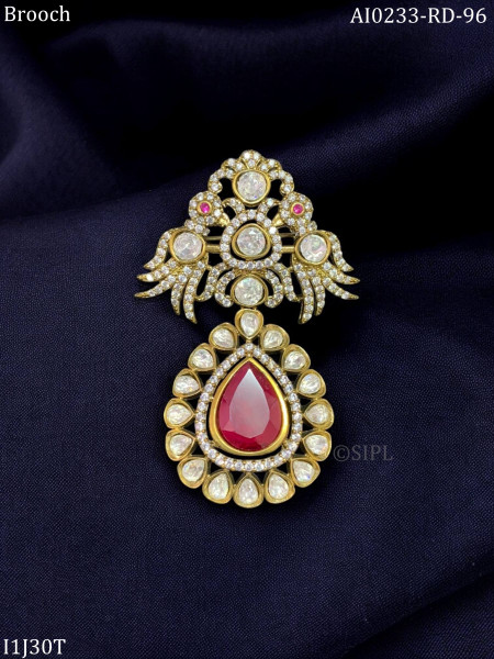 Stylish moissanite brooch for wedding