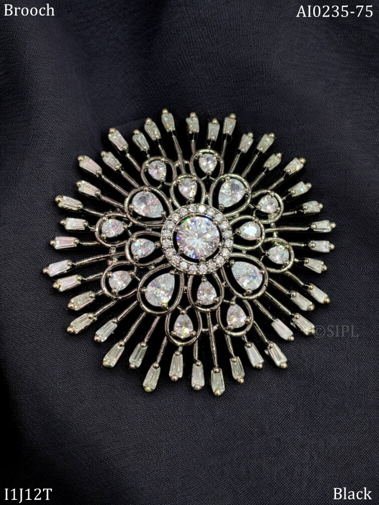 Image of Stylish modern american diamond brooch