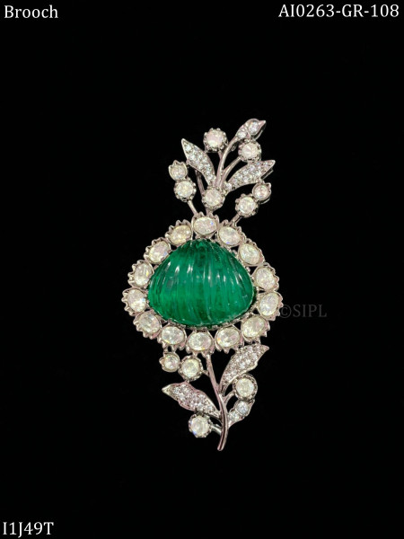 Morden polki brooch
