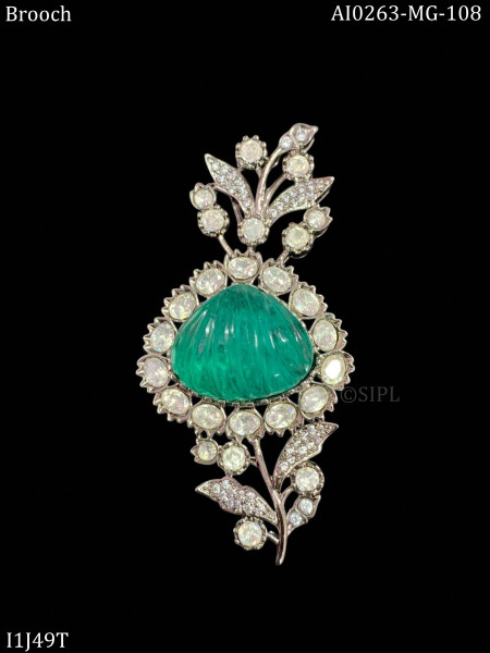 Morden polki brooch