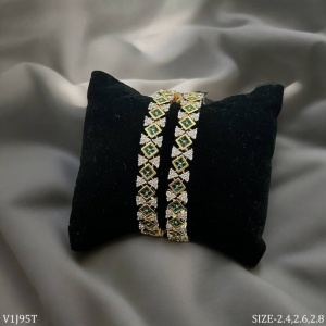 Emerald Elegance Rhombus Bangle Pair