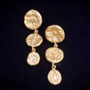 Beautiful Contemporary Drop Earring