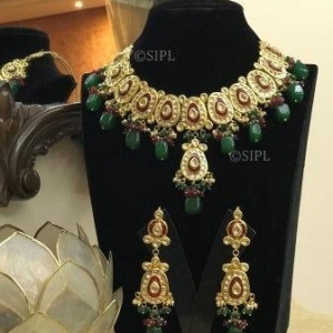 Kundan Necklace Set