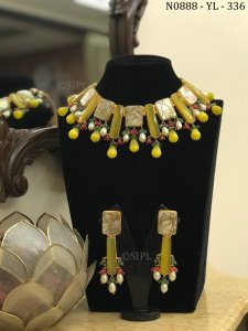 Beautiful Colored Stone Necklace Set With Natural Stone