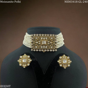 Victorian Neckalce in Golden Polish