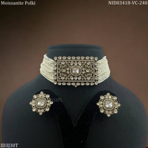 Victorian Neckalce in Golden Polish