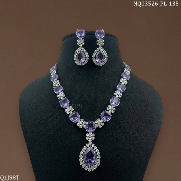 The Adorn Bloom Necklace