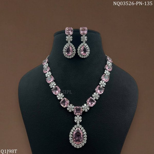 The Adorn Bloom Necklace