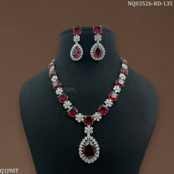 The Adorn Bloom Necklace