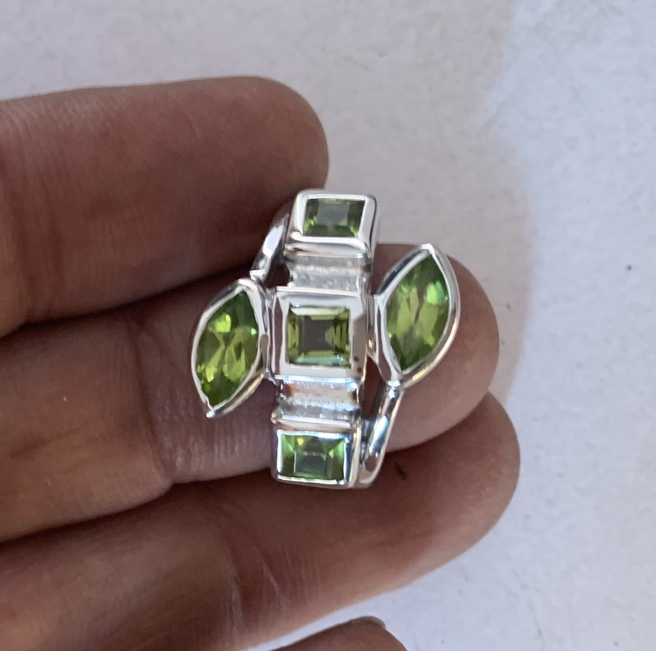 Peridot sq/mq Ring