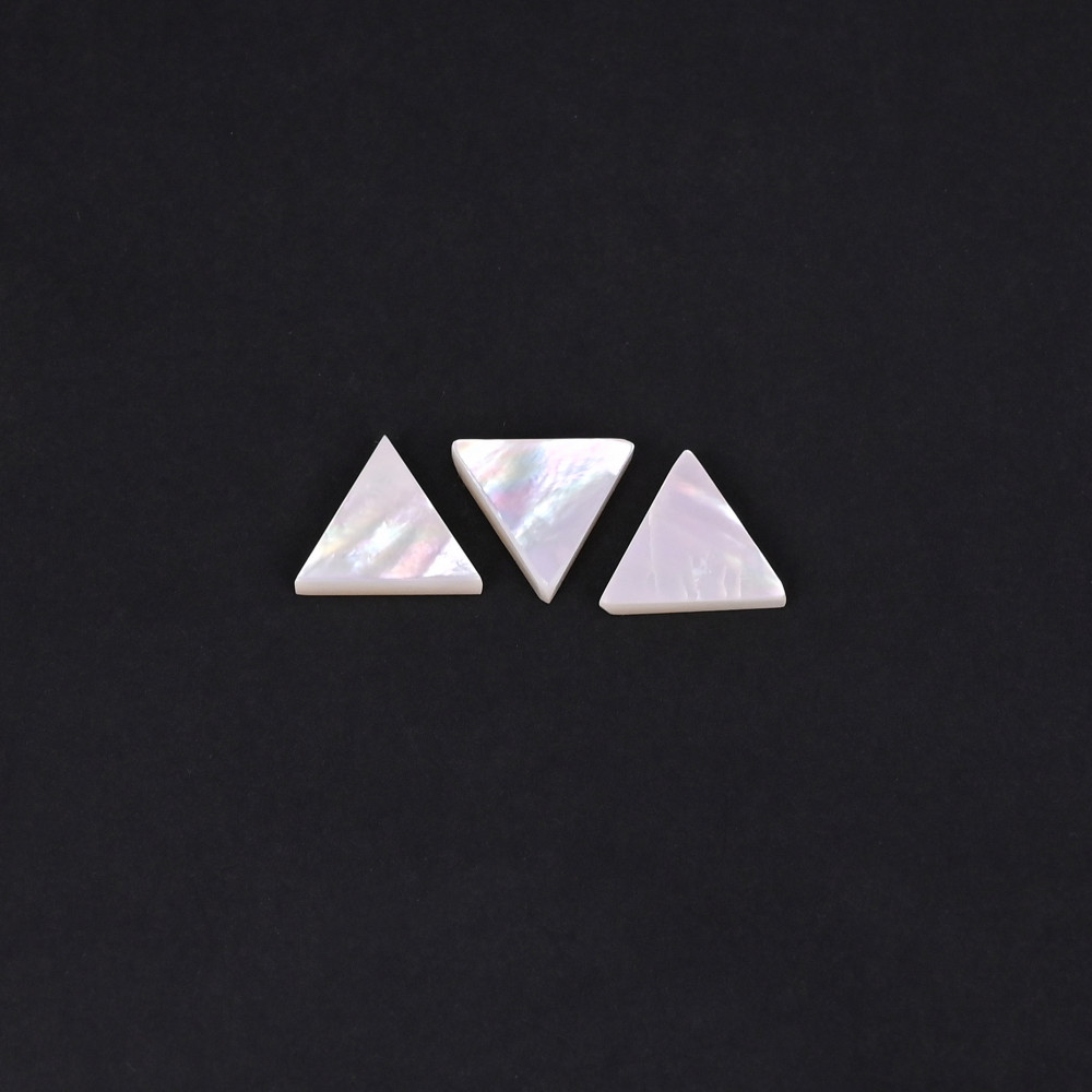 Image of Natural Mother of Pearl 2.2 Carat (Per Piece) &amp; 10mm Triangle Shape Loose Gemstone