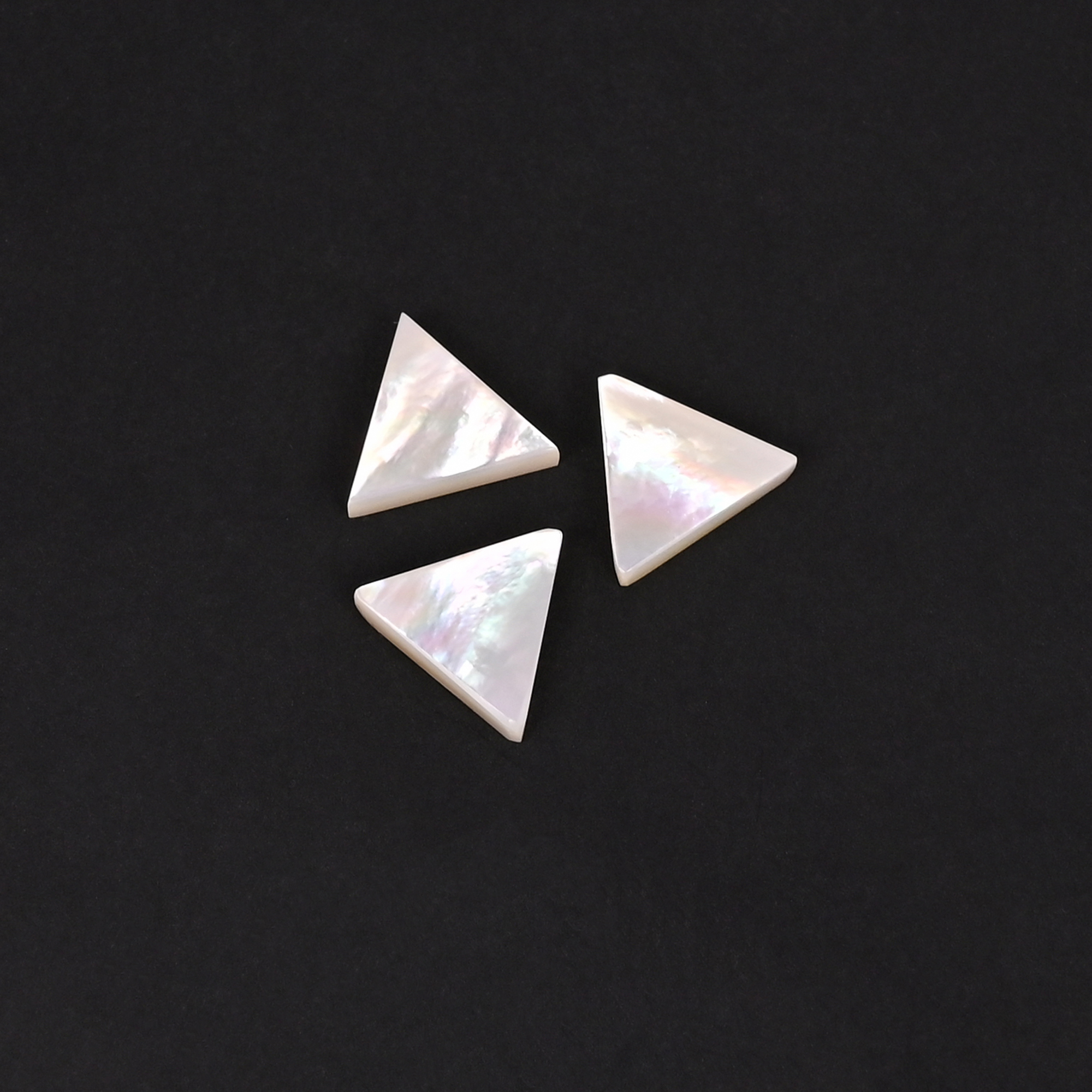 Natural Mother of Pearl 22 Carat Per Piece  10mm Triangle Shape Loose Gemstone