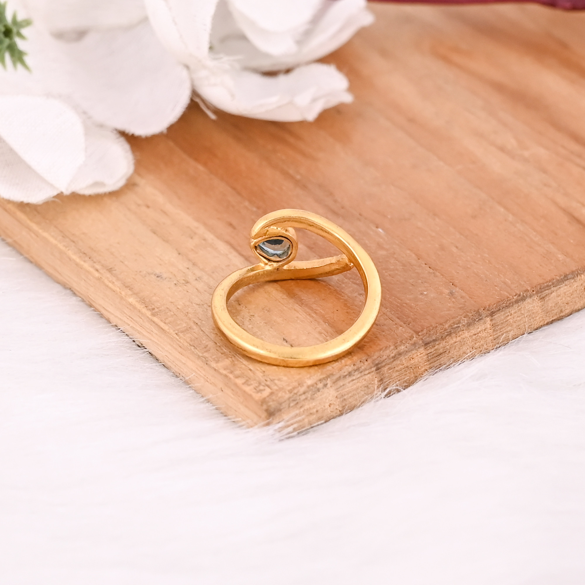 Solid 925 Sterling Silver Natural Sky Blue Topaz Gemstone Handmade Boho Designer Bridesmaid Gift Ring Yellow Gold Plated Jewelry