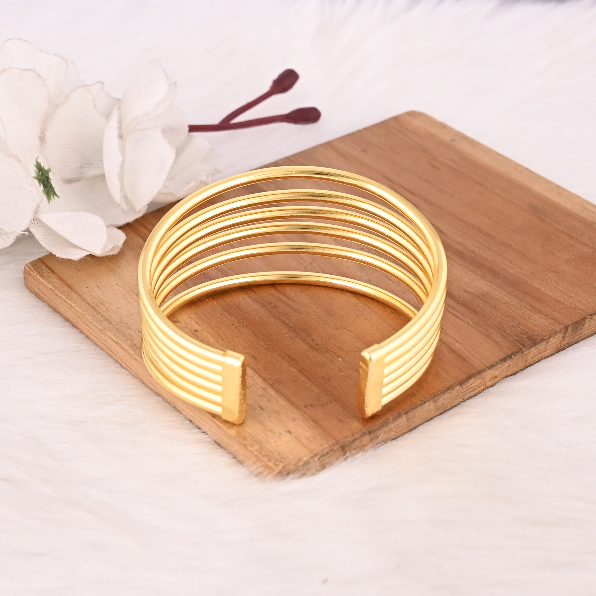 Fashionable Brass Jewelry Stylish Gold Plated Adjustable Bracelet for Women  Girls