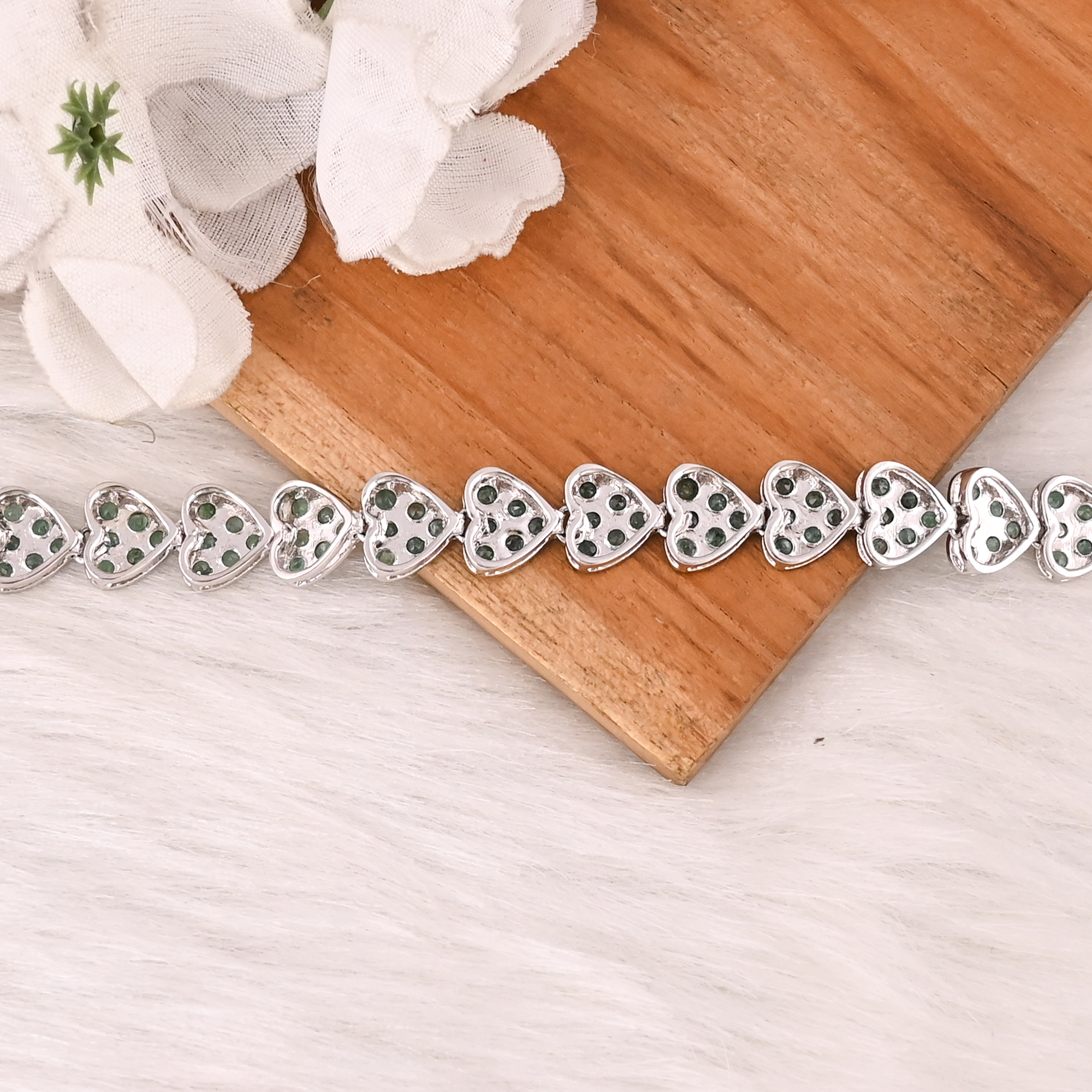 Emerald  CZ Gemstone 925 Sterling Silver Heart Design Bracelet Handmade Fine Jewelry for Unisex