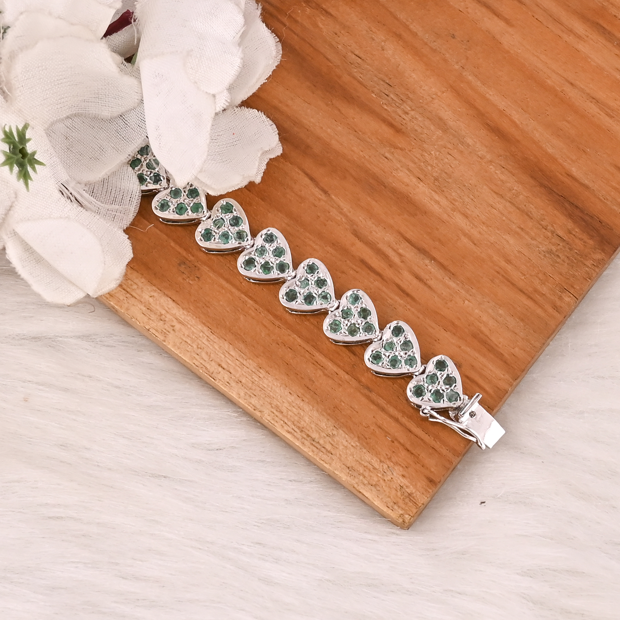 Emerald  CZ Gemstone 925 Sterling Silver Heart Design Bracelet Handmade Fine Jewelry for Unisex