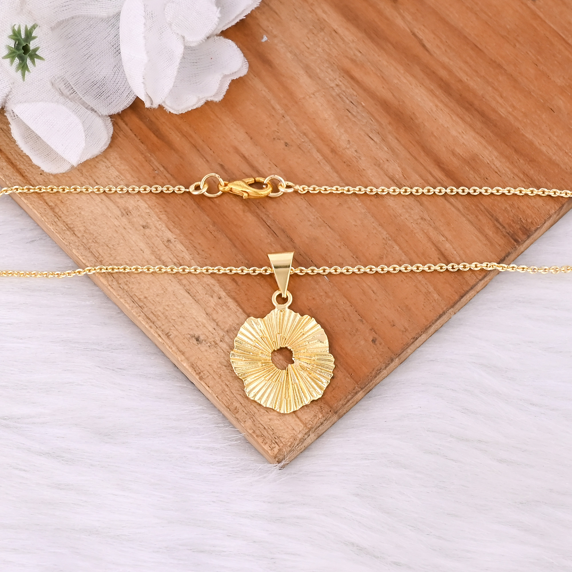 Wholesale Lot 25 Pcs Handmade Designer Long Leaf Designer Pendant Necklace Yellow Gold Plated Brass Jewelry