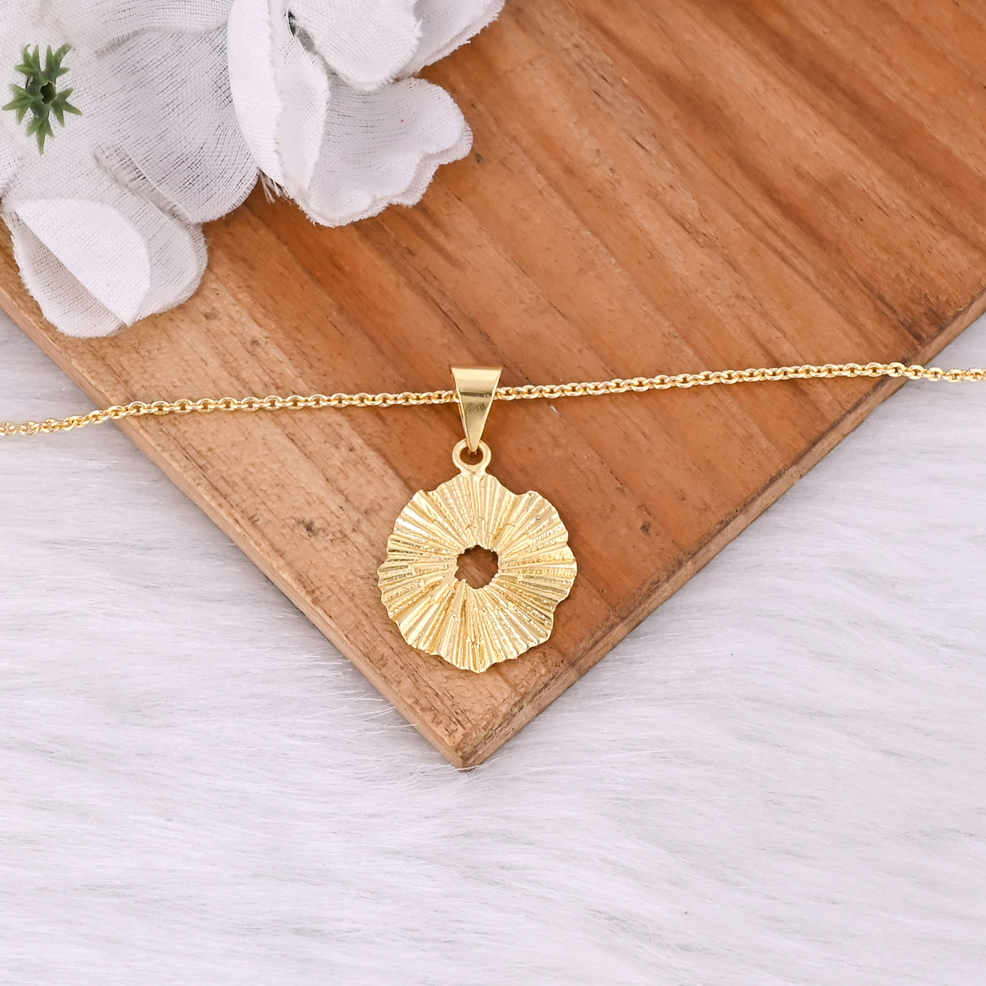 Wholesale Lot 25 Pcs Handmade Designer Long Leaf Designer Pendant Necklace Yellow Gold Plated Brass Jewelry